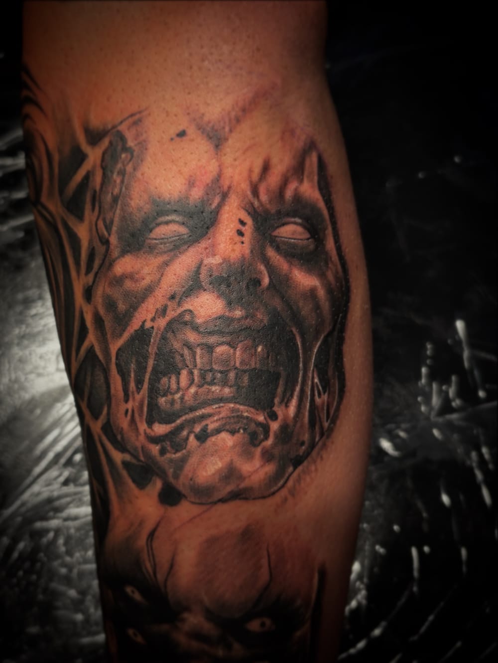 PHINESSE — tattoo artist
