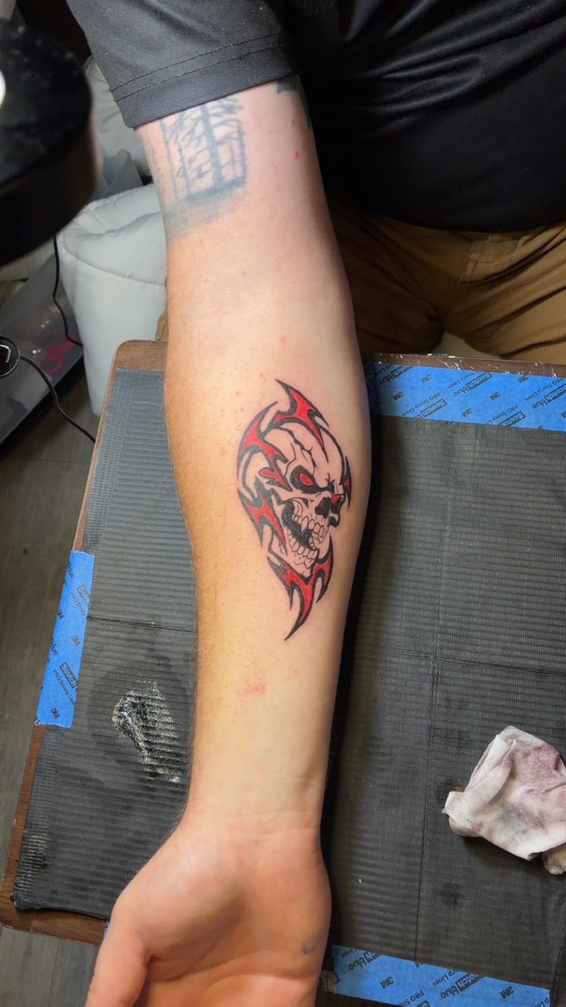 Justin Long — tattoo artist