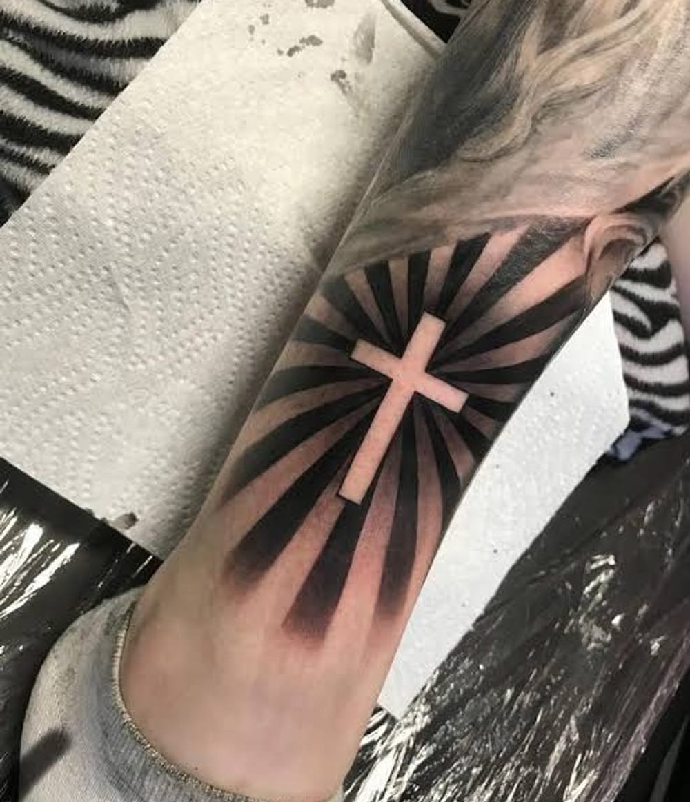 Cross with rays