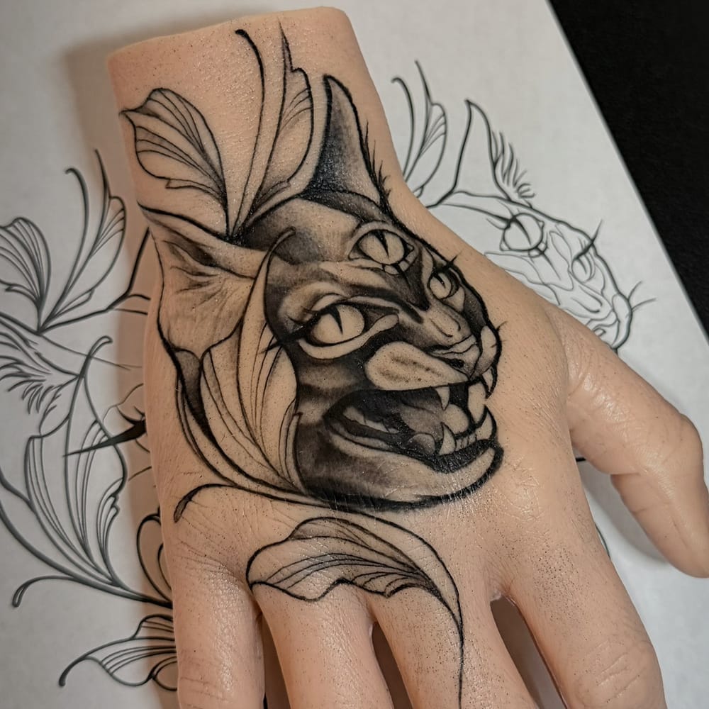 MUSE CAT hand