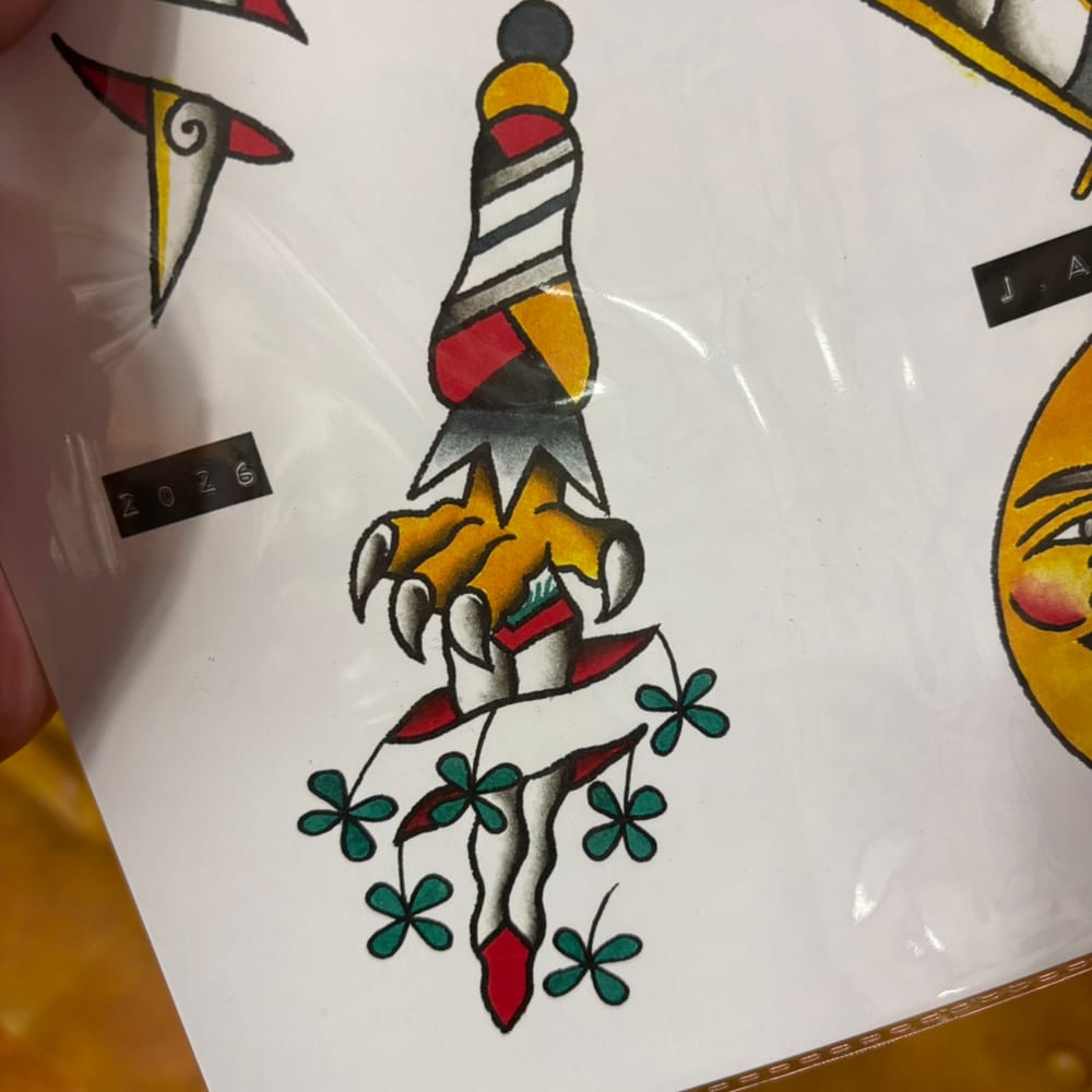 Clover eagle dagger 