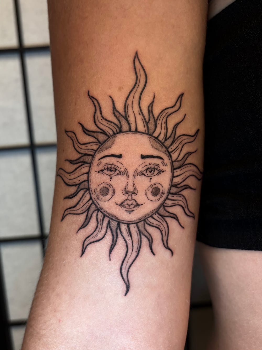 Ella Centeno — tattoo artist