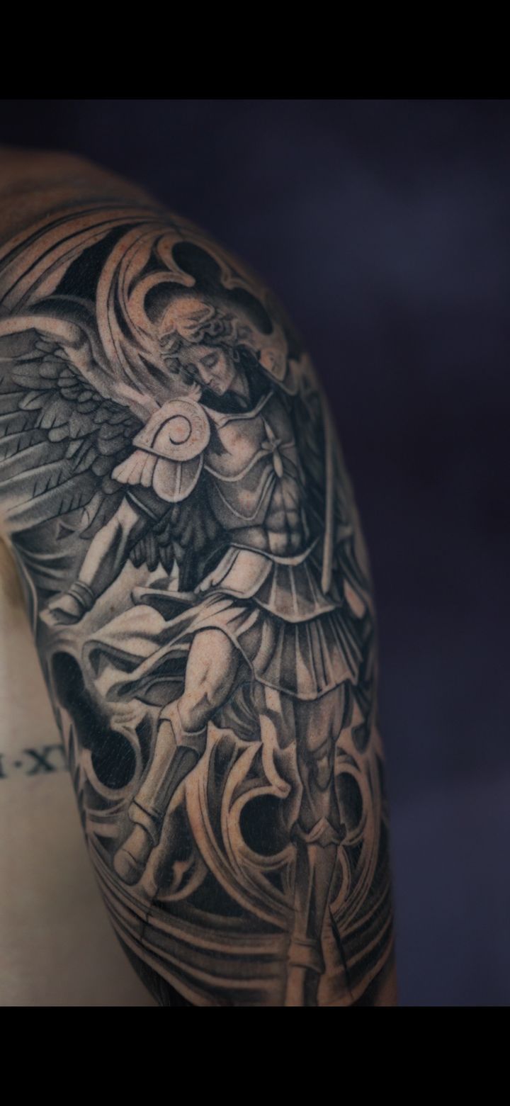 True Davis — tattoo artist