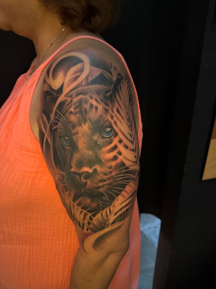 Imani Dilworth — tattoo artist